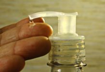 Prohíben en el país 8 bactericidas usados en jabones, geles y otros productos