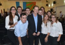 Bordet recorrió escuelas en obra y emprendimientos productivos en el norte entrerriano