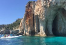Un tour para conocer doce islas griegas en bote