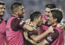 La lluvia le agregó épica a un triunfo inolvidable de Lanús, ante un experto en finales