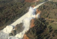 La represa de Oroville, en California, está por colapsar y evacuaron a 180 mil personas