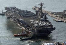 El USS Carl Vinson, un portaaviones nuclear de EE.UU. que suma tensión en la península coreana