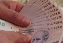 La mitad de los trabajadores cobran menos de $ 10.000 por mes