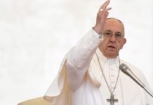 Francisco pidió que el Estado defienda el acceso universal a la salud