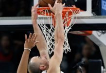 Una volcada, 11 puntos y la remera de «Grandpa Juice»: lo mejor de Manu Ginóbili en la victoria ante los Nets