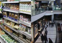 El consumo masivo arrancó a la baja por tercer año consecutivo: cayó 2% en enero