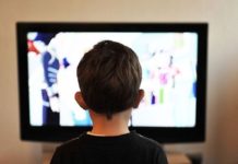 Contra la obesidad infantil, empresas alimenticias publicitarán productos sanos