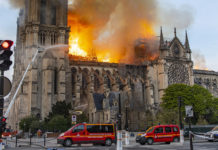 Se hace viral una «extraña imagen» de Notre Dame en llamas © Sputnik / Dominique Boutin