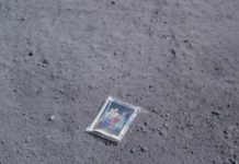 La historia del astronauta que dejó una foto de su familia en la Luna