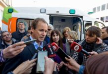 Bordet entregó una ambulancia de alta complejidad para el hospital de niños de Paraná