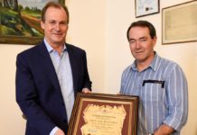 Bordet hizo un reconocimiento al piloto entrerriano Omar ´Gurí` Martínez por su trayectoria