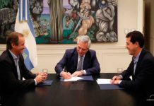 Alberto Fernández firmó con Bordet un crédito internacional para un aeropuerto y proyectos de integración productiva