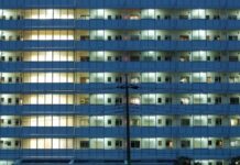 La japonesa que «mantuvo el cuerpo de su madre en el congelador durante 10 años»