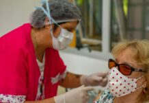 La provincia comenzó la inscripción a adultos mayores de entre 60 y 69 años.