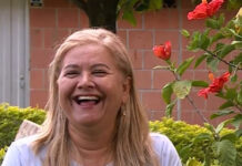 Eutanasia: Una mujer colombiana que se alista entre risas para su último día de vida