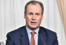 Bordet promulgó la Ley de Energía Eléctrica Sostenible