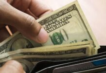 Por qué el dólar ha subido tanto en América Latina (y cuáles son las monedas que más han caído este año)