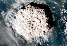 Tonga: por qué son tan vitales y vulnerables los cables submarinos que llevan internet a todo el mundo