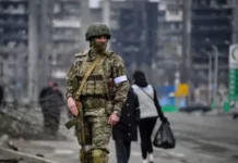 Putin quiere 137.000 soldados más: los desesperados esfuerzos de Rusia para reclutar a jóvenes dispuestos a luchar en Ucrania