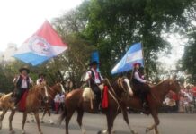 Desfile, música y danza en el Día de la Tradición