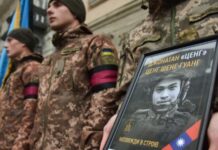 «Si Rusia gana, China nos hará lo mismo»: los taiwaneses que combaten (y mueren) por Ucrania