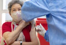 Recomiendan completar esquemas de vacunación Covid y refuerzos para estar preparados ante un posible brote