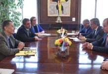 Bordet propuso restablecer la exportación avícola por regiones ante autoridades de Estados Unidos