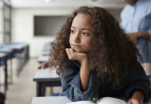 Países Bajos anuncia que prohibirá el uso del celular en las salas de clase