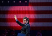 Cómo Milei y Bukele se convirtieron en referentes para Trump y la derecha más conservadora de EE.UU.