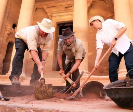 El hallazgo de una tumba intacta con 12 esqueletos en la enigmática Petra que fascina a los arqueólogos