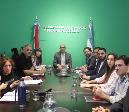 La provincia acordó un nuevo aumento salarial con trabajadores estatales