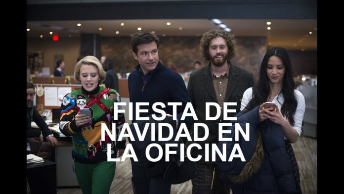 FIESTA DE NAVIDAD EN LA OFICINA