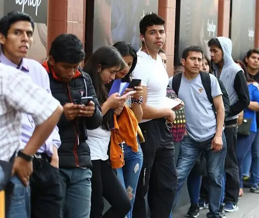 Jóvenes en Argentina: desocupación, informalidad y salarios en crisis