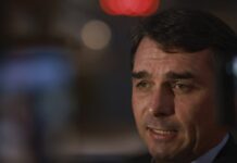 Investigan a Flávio Bolsonaro por millonario desvío de fondos