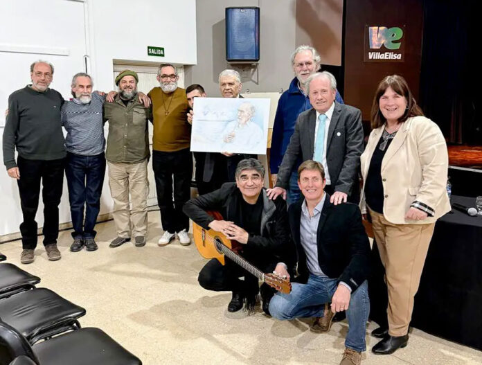 Emotivo homenaje al escritor Jorge Enrique Martí en Villa Elisa
