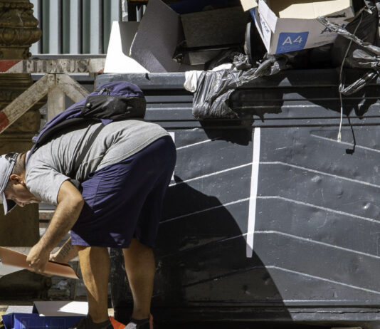 Menos consumo y más carros: la crisis de los recicladores